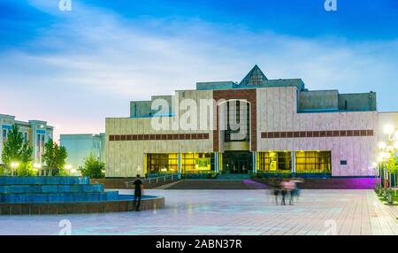 NUKUS, OUZBÉKISTAN - Mai 6, 2019 : Musée d'art d'état de la République du Karakalpakstan à Nukus (Ouzbékistan) Banque D'Images