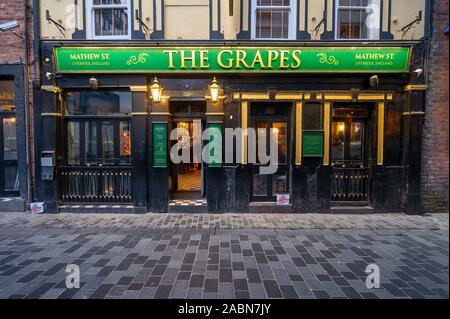 LIVERPOOL, Royaume-Uni - 10 NOVEMBRE 2019 : Le raisin pub sur Mathew Street, Liverpool. C'était un favori les Beatles et un certain nombre d'autres groupes avant de par Banque D'Images