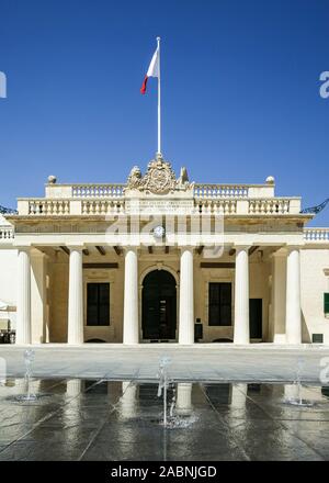 La protection principale, La Valette, Malte. La façade à la Piazza della Guardia situé dans la région de Georges Square dans la capitale maltaise de La Valette. Banque D'Images