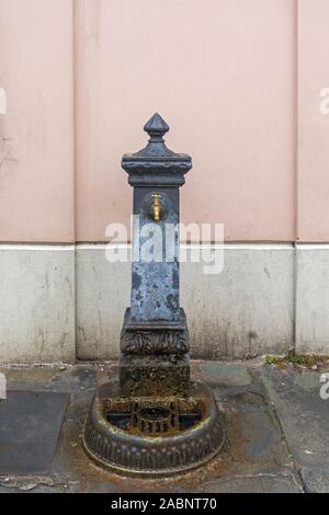 Robinet d'eau potable publique à Pise Italie Banque D'Images