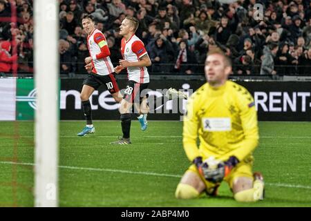 Rotterdam, Pays-Bas. 28 Nov, 2019. ROTTERDAM, 24-11-2019, le stade De Kuip, Football, saison 2019/2020, la Ligue Europa. Feyenoord player Jens Toornstra 1-0 scores pendant le match Feyenoord - Rangers : Crédit Photos Pro/Alamy Live News Banque D'Images