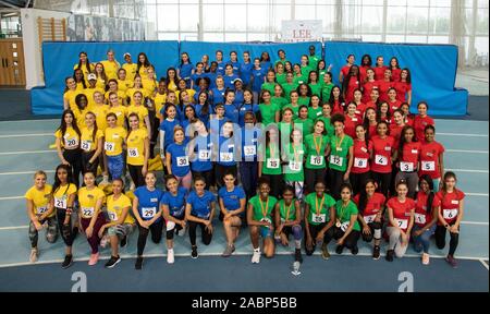 Londres, Royaume-Uni. 28 Nov, 2019. Londres - Angleterre NOV 28 : Miss Monde, les participants posent pour la caméra après avoir participé à l'Lee Valley Centre d'athlétisme de haute performance, Londres, Angleterre le 28 novembre 2019 Crédit : Gary Mitchell, GMP Media/Alamy Live News Banque D'Images