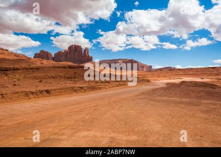 Roches rouges de Monument Valley. Navajo Tribal Park, Utah/Arizona, USA Banque D'Images