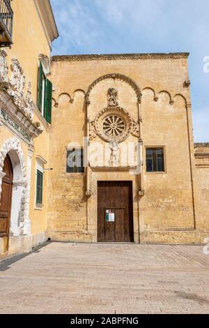 Église de Saint Dominique (Chiesa di San Domenico) sur la Piazza Vittorio Veneto dans quartier de sassi de Matera, Basilicate région, le sud de l'Italie Banque D'Images