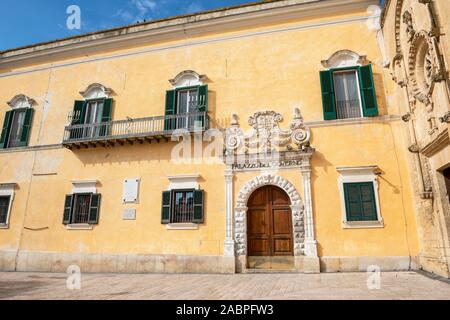 Palazzo del Governo (bureau du gouvernement local) sur la Piazza Vittorio Veneto dans quartier de sassi de Matera, Basilicate région, le sud de l'Italie Banque D'Images