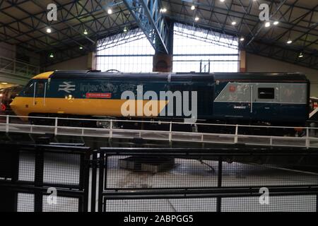 Intercity 125 classe 43 locomotive à l'affiche au Musée ferroviaire de New York. Banque D'Images