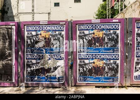 Buenos Aires, Argentine - 18 novembre 2018 : des affiches à l'anniversaire Justicialism Banque D'Images