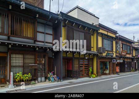 Takayama, Japon - 2 octobre, 2019 : Avis de maisons japonaises traditionnelles dans l'ancien canton de Takayama, Japon Banque D'Images