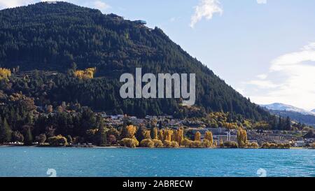 Les rives du lac Wakatipu de Queenstown sur la Nouvelle Zelande Banque D'Images