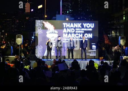 Hong Kong. 28 Nov, 2019. Des milliers de manifestants pro-démocratie se rassemblent à Edinburgh Place à Hong Kong pour participer à une journée d'action de grâce après rallye Président Donald Trump a signé la loi fédérale, le Hong Kong de l'homme et de la démocratie, de la loi du 27 novembre 2019. Gonzales : Crédit Photo/Alamy Live News Banque D'Images