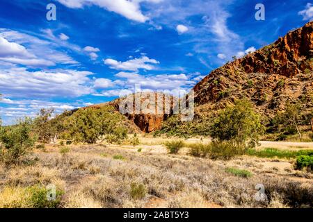 Glen Helen Gorge est une partie de la West MacDonnell Ranges dans une partie reculée du territoire du Nord en Australie centrale. Banque D'Images
