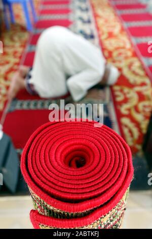 Cholon Jamail mosquée. Tapis de prière islamique. Ho Chi Minh Ville. Le Vietnam. Banque D'Images