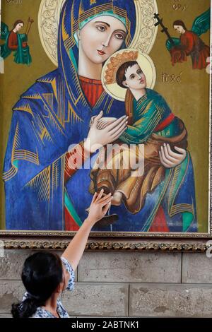 Notre Dame du Perpétuel Secours. La Bienheureuse Vierge Marie 15ème siècle icône byzantine. Cathédrale de Nha Trang. Nha Trang. Le Vietnam. Banque D'Images