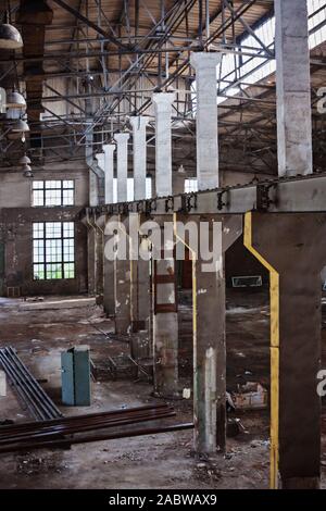 Vide usine abandonnée de la fabrication des produits métalliques. Banque D'Images