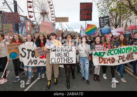 La ville de Cork, Cork, Irlande. 29 Nov, 2019. Les étudiants qui prennent part à la grève du climat mondial qui a eu lieu dans la ville de Cork, Irlande.- Crédit : David Creedon/Alamy Live News Banque D'Images