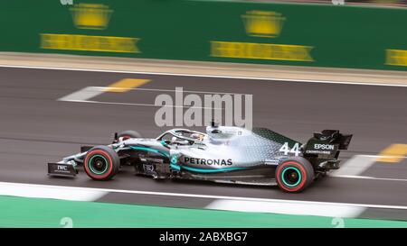 Lewis Hamilton sur la voie dans la Mercedes W10 au cours de vendredi pratique, Grand Prix de Grande-Bretagne, Silverstone, 2019 Banque D'Images