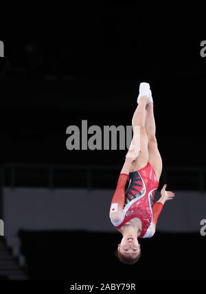 Tokyo, Japon. 29 Nov, 2019. Hikaru Mori du Japon fait concurrence au cours de l'équipe de trampoline à la 34e Finale Championnats du Monde de Gymnastique Trampoline FIG à Tokyo, Japon, le 29 novembre 2019. Crédit : Du Xiaoyi/Xinhua/Alamy Live News Banque D'Images