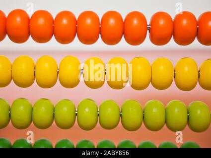 Enfants coloré jouet en bois boulier Banque D'Images