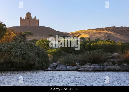 La tombe ou mausolée de l'Aga Khan situé sur les berges du Nil, Assouan, Egypte, Afrique du Sud Banque D'Images