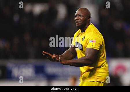 Adebayo Akinfenwa de Wycombe Wanderers les gestes pour les fans d'Ipswich Town à plein temps - Ipswich Town v Wycombe Wanderers, Sky Bet la League One, Portman Road, Ipswich, Royaume-Uni - 26 novembre 2019 Editorial N'utilisez que des restrictions s'appliquent - DataCo Banque D'Images