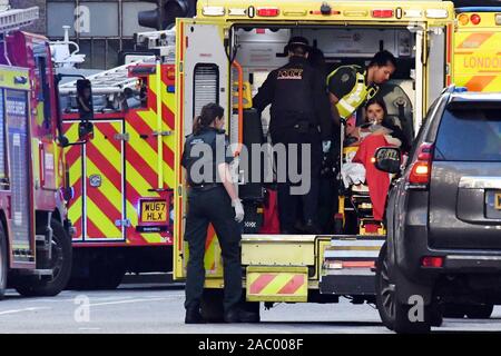 London Bridge, London, UK. 29 Nov 2019. La police armée traitant des incidents terroristes à London Bridge London, UK. 29 Nov, 2019. Credit : Nils Jorgensen/Alamy Live News Banque D'Images