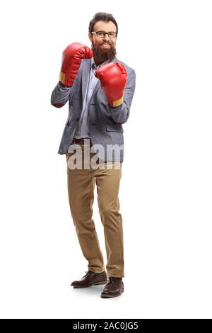 Portrait d'un homme barbu avec des gants de boxe article en garde isolé sur fond blanc Banque D'Images