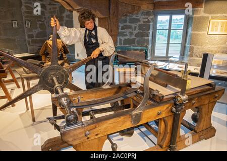 Suisse, Fribourg, Musée Musée Gutenberg, de l'intérieur la pièce, l'impression manuelle appuyez sur Banque D'Images