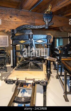 Suisse, Fribourg, Musée Musée Gutenberg, studio utilisé pour l'enseignement dans la fabrication et l'impression d'impression manuelle, appuyez sur Banque D'Images