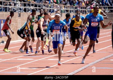 Dontavius Wright et Michael Cherry (USA) en concurrence USA vs le monde Hommes 4x400m au relais 2019 Penn . Banque D'Images