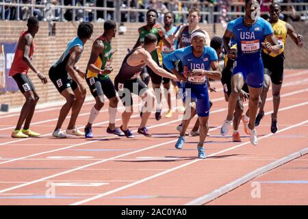 Dontavius Wright et Michael Cherry (USA) en concurrence USA vs le monde Hommes 4x400m au relais 2019 Penn . Banque D'Images