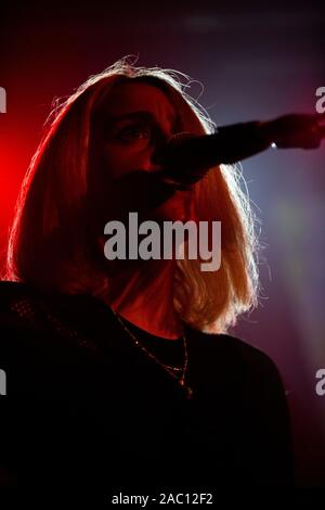 Porto, Portugal. 28 Nov, 2019. Elle Kickheffer de Jenni a appelé l'arme band effectue sur scène au Hard Club à Porto. Credit : SOPA/Alamy Images Limited Live News Banque D'Images