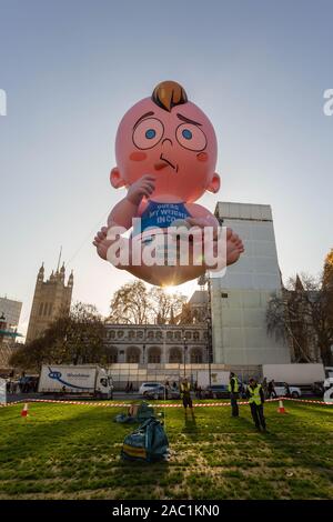 La place du parlement, Londres, Royaume-Uni. 29 Nov, 2019. L'utilisation d'un ballon sur la place du Parlement pour mettre en surbrillance la population humaine a augmenté au-delà de la terre des moyens durables et consomment plus de ressources que la planète peut régénérer. Penelope Barritt/Alamy Live News Banque D'Images