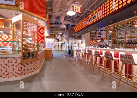 Mercado peu Espagne food hall à Hudson Yards, New York. Banque D'Images