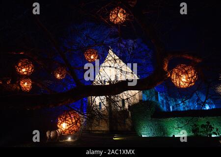 Spectacle sur le thème de Peter Pan de lumière illuminations au château de Sudeley & Gardens, Winchcombe, Gloucestershire. Photo date : vendredi 29 novembre, 2019. Crédit photo doit se lire : Jacob King/PA Wire Banque D'Images