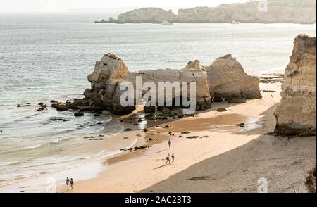 Le grand rocher de Praia da Rocha' Banque D'Images