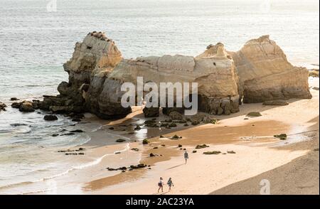 Le grand rocher de Praia da Rocha' Banque D'Images