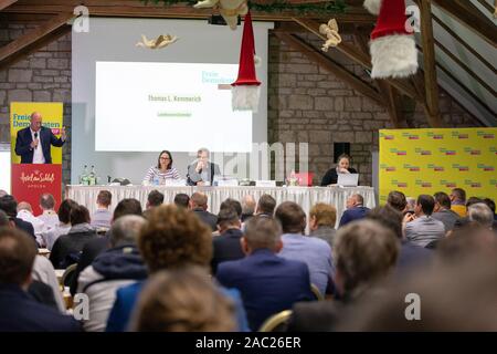 Bad saulgau, Allemagne. 30Th Nov, 2019. Thomas L. Kemmerich, président de l'État et chef de faction de la FDP, prend la parole à l'État partie FDP conférence en Thuringe. C'est la première partie de la conférence des Démocrates libres en Thuringe après la partie a rejoint le parlement de l'état. Crédit : Michael Reichel/dpa/Alamy Live News Banque D'Images