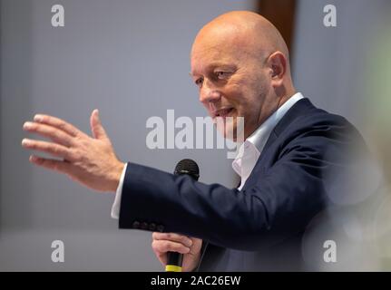 Bad saulgau, Allemagne. 30Th Nov, 2019. Thomas L. Kemmerich, président de l'État et chef de faction de la FDP, prend la parole à l'État partie FDP conférence en Thuringe. C'est la première partie de la conférence des Démocrates libres en Thuringe après la partie a rejoint le parlement de l'état. Crédit : Michael Reichel/dpa/Alamy Live News Banque D'Images