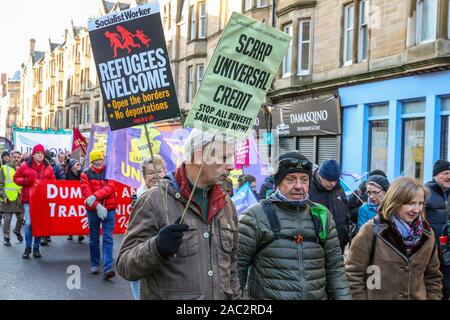 Glasgow, Royaume-Uni. 30Th Nov, 2019. Le St Andrews Day Parade annuelle tenue par une fusion de tous les syndicats écossais (stuc) a eu lieu à travers le centre-ville de Glasgow, Glasgow Green au début et en finissant par le stuc siège à Bath Street. Le défilé a été dirigé par Richard LEONARD, MSP, chef du Parti travailliste en Ecosse et Patrick Harvie, MSP et leader du Parti Vert écossais. Credit : Findlay/Alamy Live News Banque D'Images