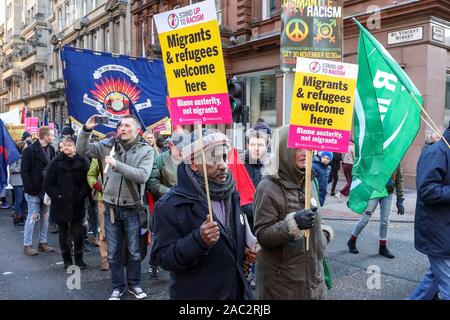 Glasgow, Royaume-Uni. 30Th Nov, 2019. Le St Andrews Day Parade annuelle tenue par une fusion de tous les syndicats écossais (stuc) a eu lieu à travers le centre-ville de Glasgow, Glasgow Green au début et en finissant par le stuc siège à Bath Street. Le défilé a été dirigé par Richard LEONARD, MSP, chef du Parti travailliste en Ecosse et Patrick Harvie, MSP et leader du Parti Vert écossais. Credit : Findlay/Alamy Live News Banque D'Images