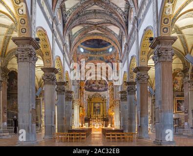 Parme, Italie - 15 avril 2018 : La nef de l'église baroque Chiesa di San Giovanni Evangelista (Jean l'Évangéliste). Banque D'Images