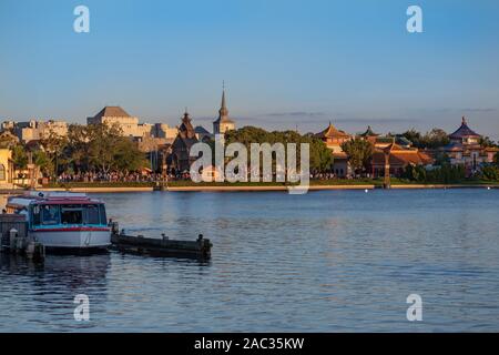 Orlando, Floride . 18 novembre, 2019. Bateau taxi, de la Norvège et de la Chine à Epcot Pavillions Banque D'Images