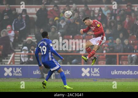 Nottingham, Royaume-Uni. 30Th Nov, 2019. Jack Robinson (18) La forêt de Nottingham est à la tête de la balle pendant le match de championnat Sky Bet entre Nottingham Forest et Cardiff City à la masse de la ville de Nottingham, le samedi 30 novembre 2019. (Crédit : Jon Hobley | MI News) photographie peut uniquement être utilisé pour les journaux et/ou magazines fins éditoriales, licence requise pour l'usage commercial Crédit : MI News & Sport /Alamy Live News Crédit : MI News & Sport /Alamy Live News Banque D'Images