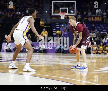 Baton Rouge, LA, USA. 29 Nov 2019. LSU JAVONTE SMART (1) défend Missouri State TYRIK DIXON (0) dans la première moitié à la Pete Maravich Assembly Centre de Baton Rouge, LA. Credit : Jerome Hicks/ZUMA/Alamy Fil Live News Banque D'Images