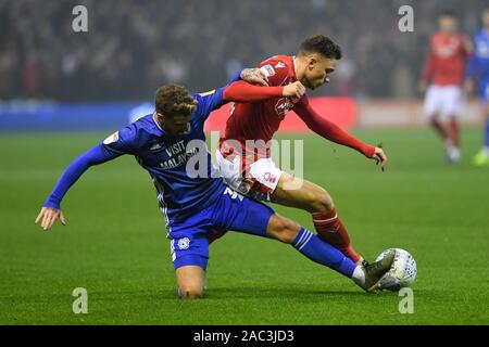 Nottingham, Royaume-Uni. 30Th Nov, 2019. Joe Bennett (3) de la ville de Cardiff Matty prend de l'argent (11) La forêt de Nottingham au cours de la Sky Bet Championship match entre Nottingham Forest et Cardiff City à la masse de la ville de Nottingham, le samedi 30 novembre 2019. (Crédit : Jon Hobley | MI News) photographie peut uniquement être utilisé pour les journaux et/ou magazines fins éditoriales, licence requise pour l'usage commercial Crédit : MI News & Sport /Alamy Live News Banque D'Images