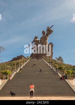 Dakar, Sénégal - Février 02, 2019 : Images d'une famille à la Renaissance africaine, monument dans l'Inde Teranca Park près de la côte. 'Monument de la Banque D'Images