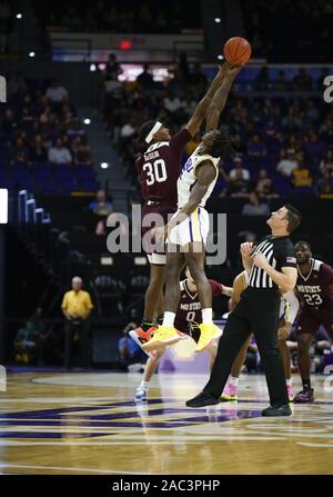 Baton Rouge, LA, USA. 29Th Nov 2019. : Missouri State TULIO DA SILVA(30) et LSU EMMITT WILLIAMS (5) Conseils à l'Assemblée générale Centre à Pete Maravich Baton Rouge, LA. Credit : Jerome Hicks/ZUMA/Alamy Fil Live News Banque D'Images