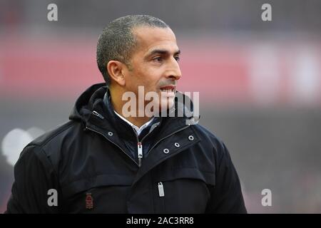 Nottingham, Royaume-Uni. 30Th Nov, 2019. Nottingham Forest Manager, Sabri Lamouchi au cours de la Sky Bet Championship match entre Nottingham Forest et Cardiff City à la masse de la ville de Nottingham, le samedi 30 novembre 2019. (Crédit : Jon Hobley | MI News) photographie peut uniquement être utilisé pour les journaux et/ou magazines fins éditoriales, licence requise pour l'usage commercial Crédit : MI News & Sport /Alamy Live News Banque D'Images