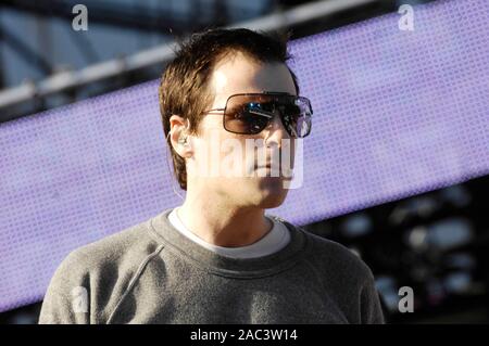 Cuomo de Weezer Rivers effectue au KROQ Weenie Roast 2009 Y Fiesta à Verizon Wireless Amphitheatre le 16 mai 2009 à Irvine. Banque D'Images