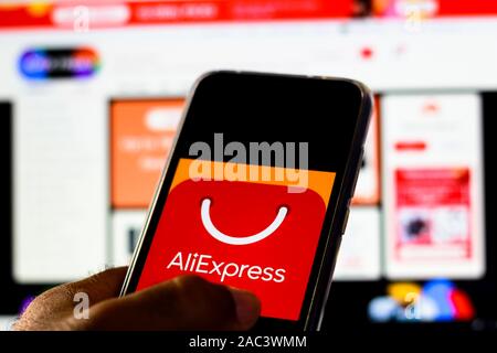 Sur cette photo, l'illustration AliExpress logo est affiché sur un smartphone. Banque D'Images